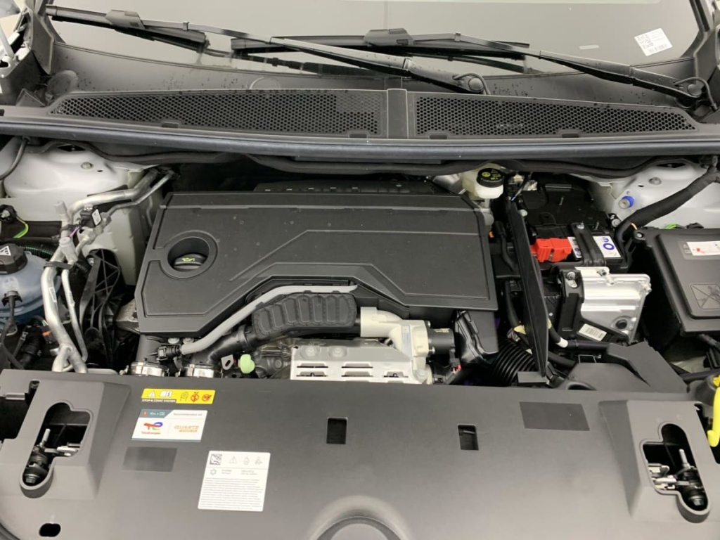 PEUGEOT 3008 Hybrid 145 e-DCS6 GT - ref: 1-381397 - Photo 20