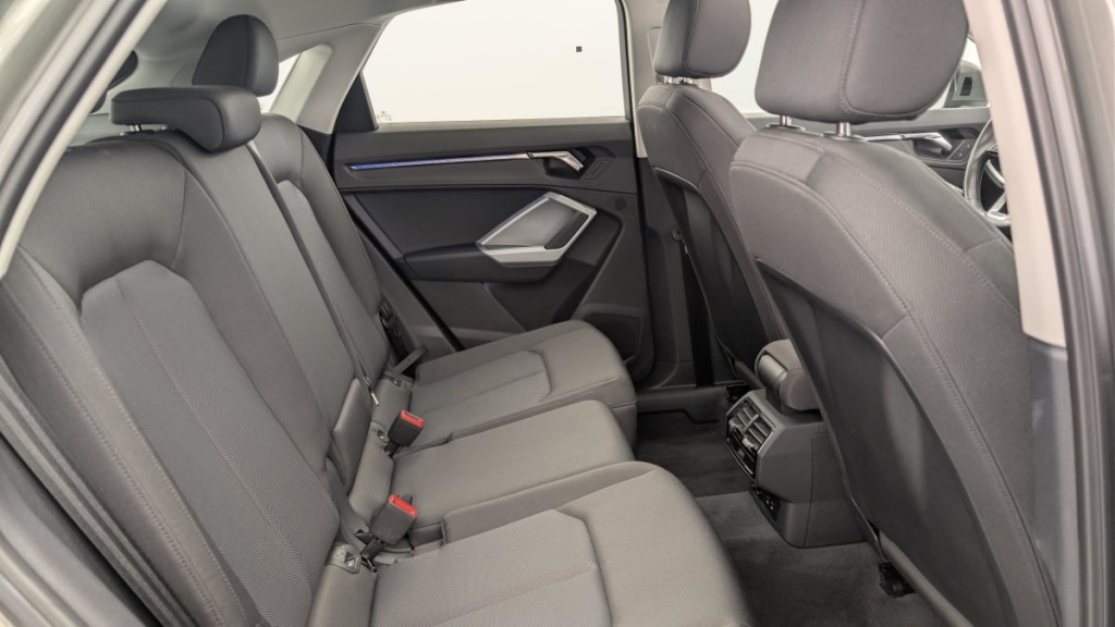 AUDI Q3 Sportback 35 TFSI 150 ch S tronic 7 Design - ref: 1-381414 - Photo 10