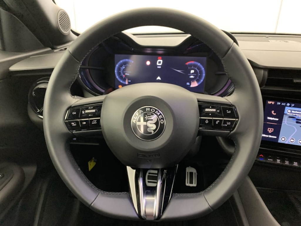 ALFA ROMEO Junior 1.2 Ibrida 145 ch e-DCT6 Ti - ref: 1-381581 - Photo 16