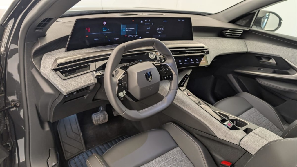 PEUGEOT 5008 HYBRID 145 CH E-DCS6 ALLURE - ref: 1-382336 - Photo 15