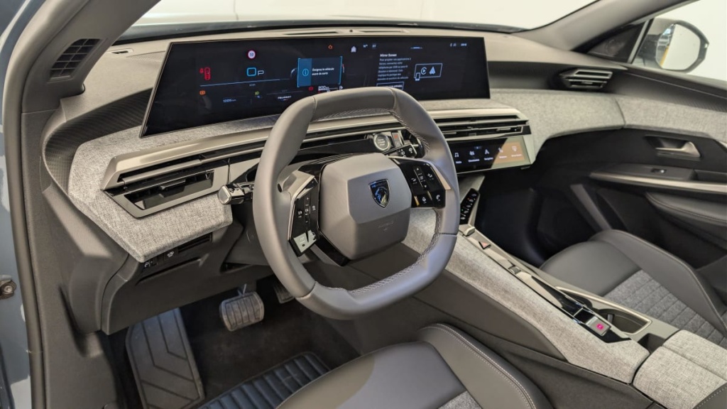 PEUGEOT 5008 HYBRID 145 CH E-DCS6 ALLURE - ref: 1-382337 - Photo 15