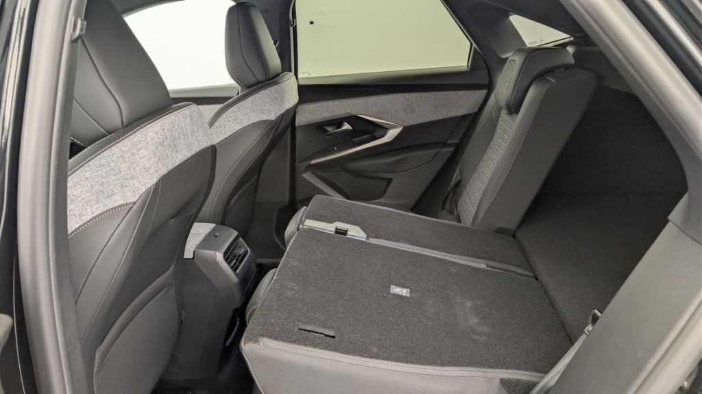 PEUGEOT 3008 Hybrid 145 e-DCS6 Allure - ref: 1-382508 - Photo 12