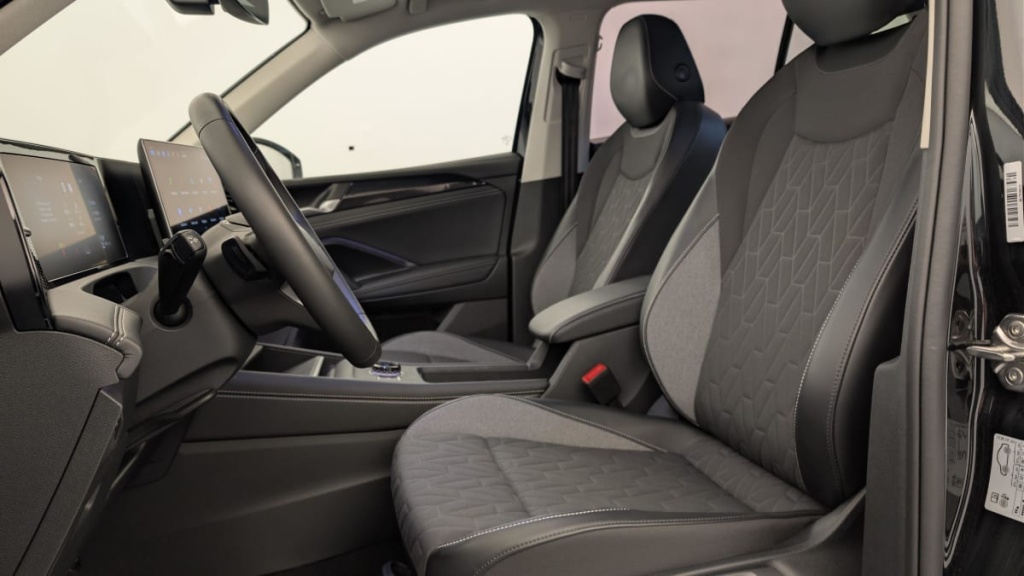 VOLKSWAGEN Tiguan 2.0 TDI 150ch DSG7 VW Edition - ref: 1-382525 - Photo 16