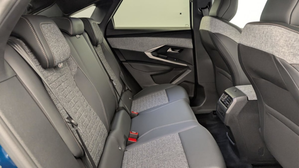 PEUGEOT 3008 Hybrid 145 e-DCS6 Allure - ref: 1-382616 - Photo 10