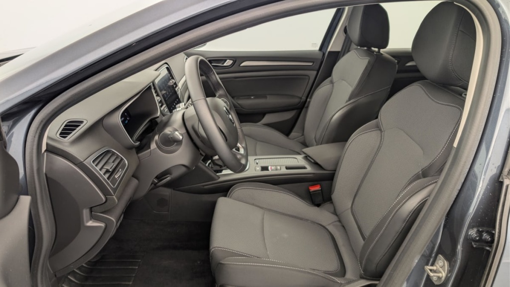 RENAULT Megane E-Tech plug-in hybrid 160 Evolution - ref: 1-382694 - Photo 16