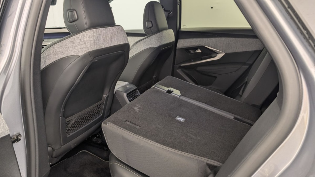 PEUGEOT 3008 Hybrid 145 e-DCS6 GT - ref: 1-383073 - Photo 12