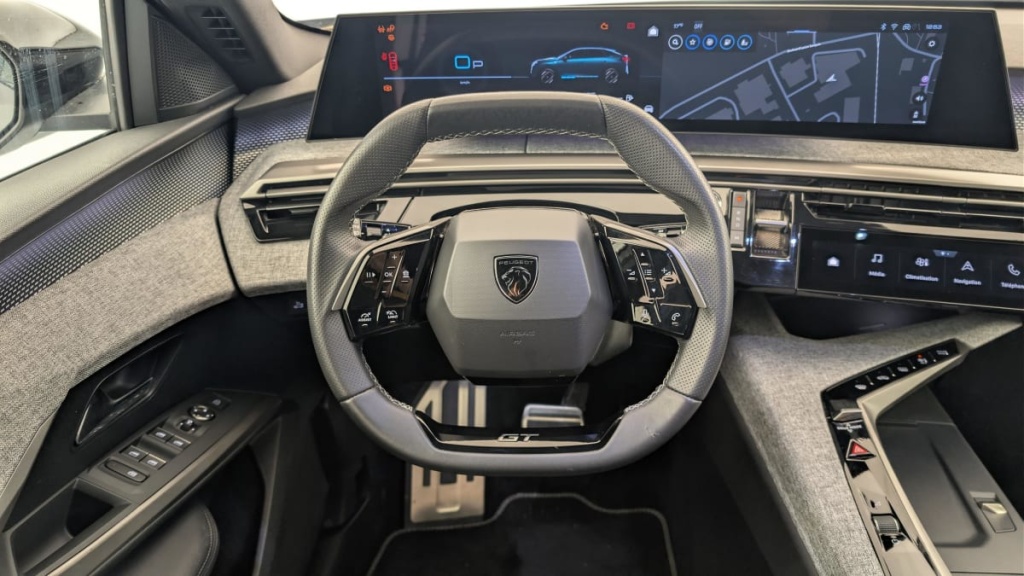 PEUGEOT 3008 Hybrid 145 e-DCS6 GT - ref: 1-383073 - Photo 14