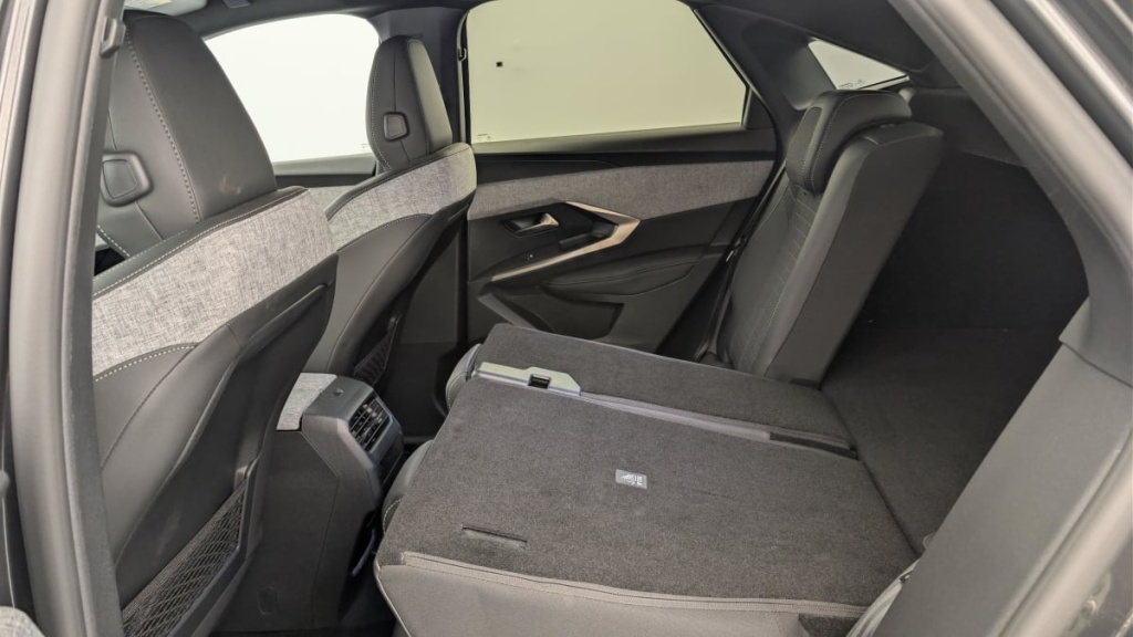 PEUGEOT 3008 Hybrid 145 e-DCS6 GT - ref: 1-383079 - Photo 12