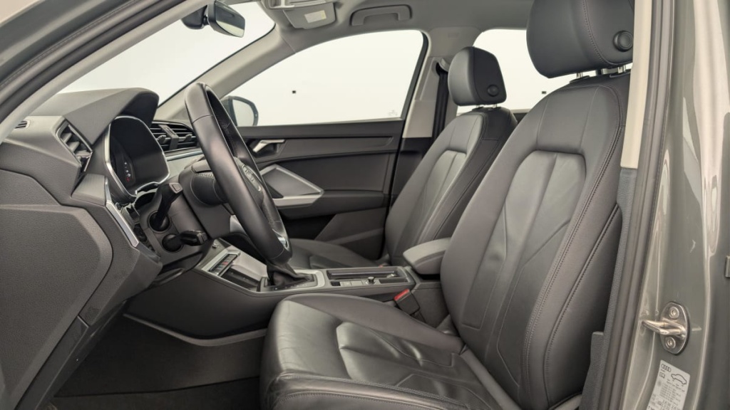 AUDI Q3 35 TDI 150 ch S tronic 7 Design - ref: 1-383385 - Photo 16