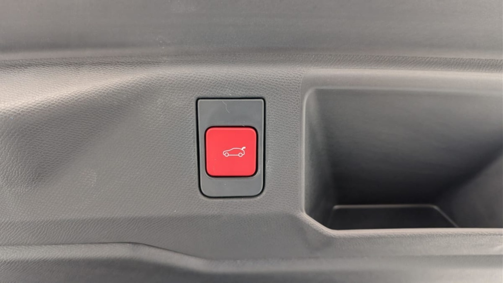 PEUGEOT 5008 Hybrid 145 e-DCS6 GT - ref: 1-383420 - Photo 20