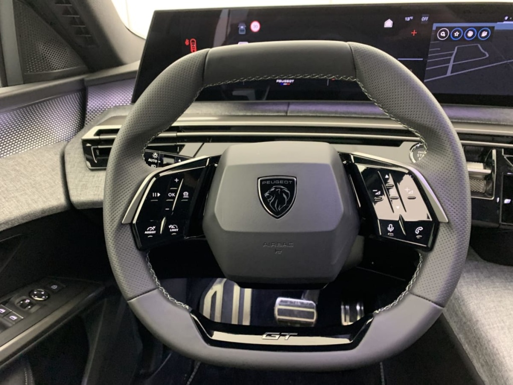 PEUGEOT 5008 Hybrid 145 e-DCS6 GT - ref: 1-383421 - Photo 17