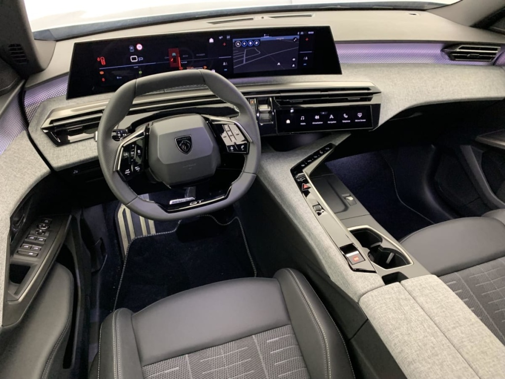 PEUGEOT 5008 Hybrid 145 e-DCS6 GT - ref: 1-383432 - Photo 16