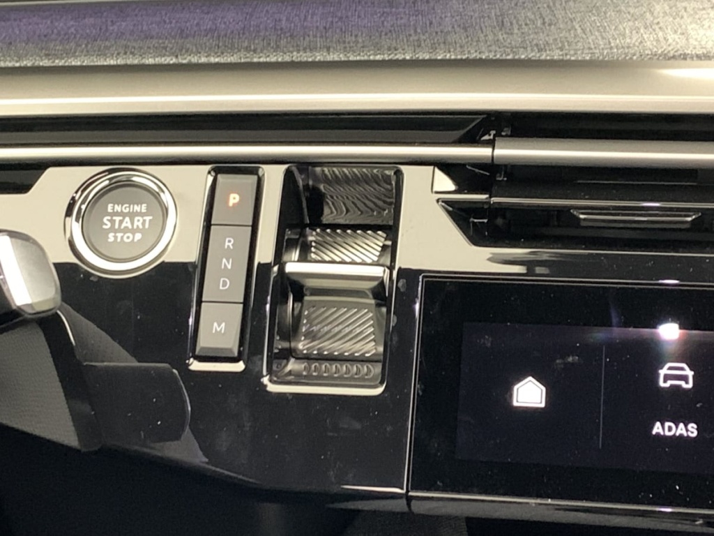 PEUGEOT 5008 Hybrid 145 e-DCS6 GT - ref: 1-383437 - Photo 16