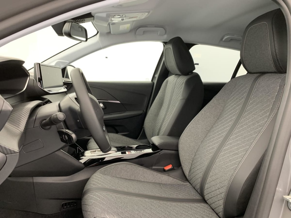 PEUGEOT 208 Hybrid 110 ch e-DCS6 Allure - ref: 1-384028 - Photo 18