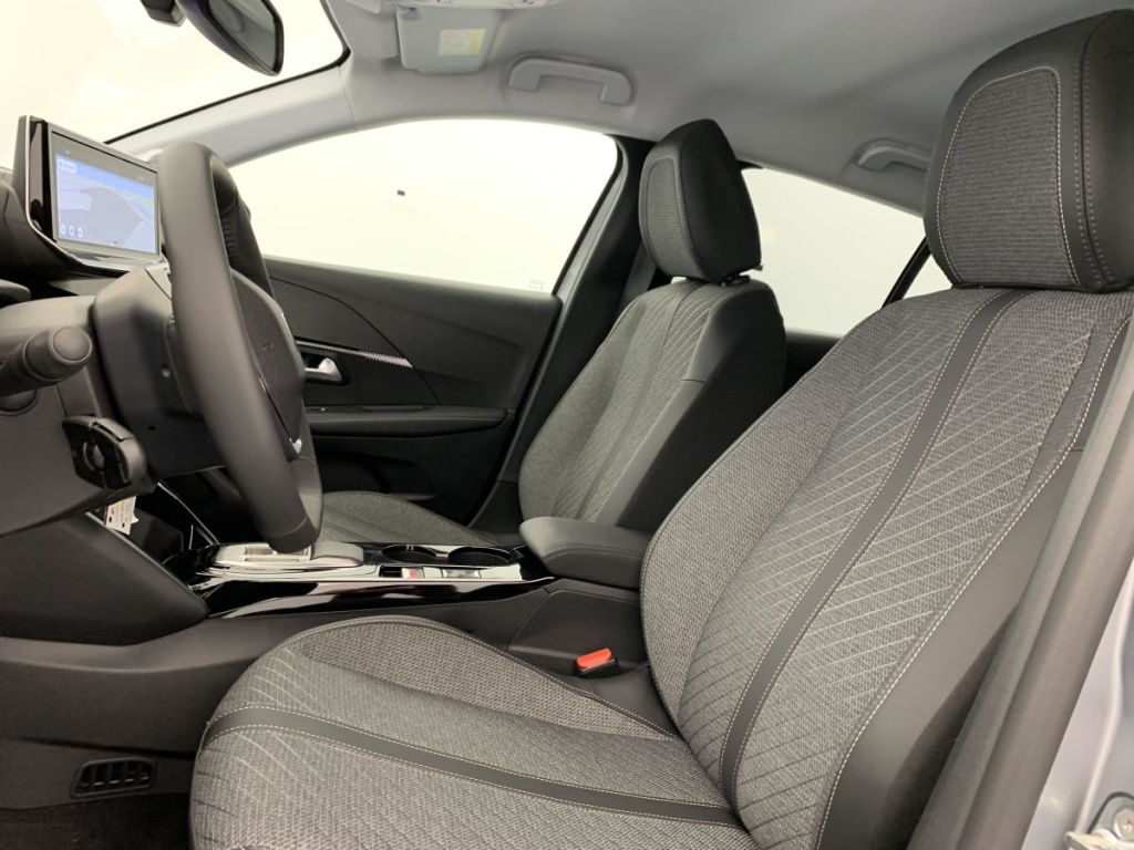 PEUGEOT 208 Hybrid 110 ch e-DCS6 Allure - ref: 1-384447 - Photo 17