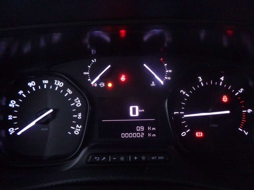 PEUGEOT Expert STANDARD 1.5BLUEHDI 120S&S PREMIUM - ref: 2-653534 - Photo 5