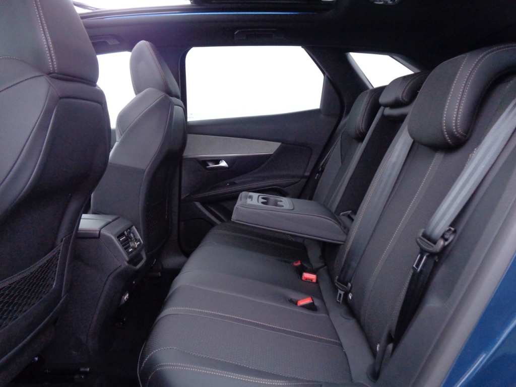 PEUGEOT 3008 1.2 PURETECH 130CH GT - ref: 2-674769 - Photo 10