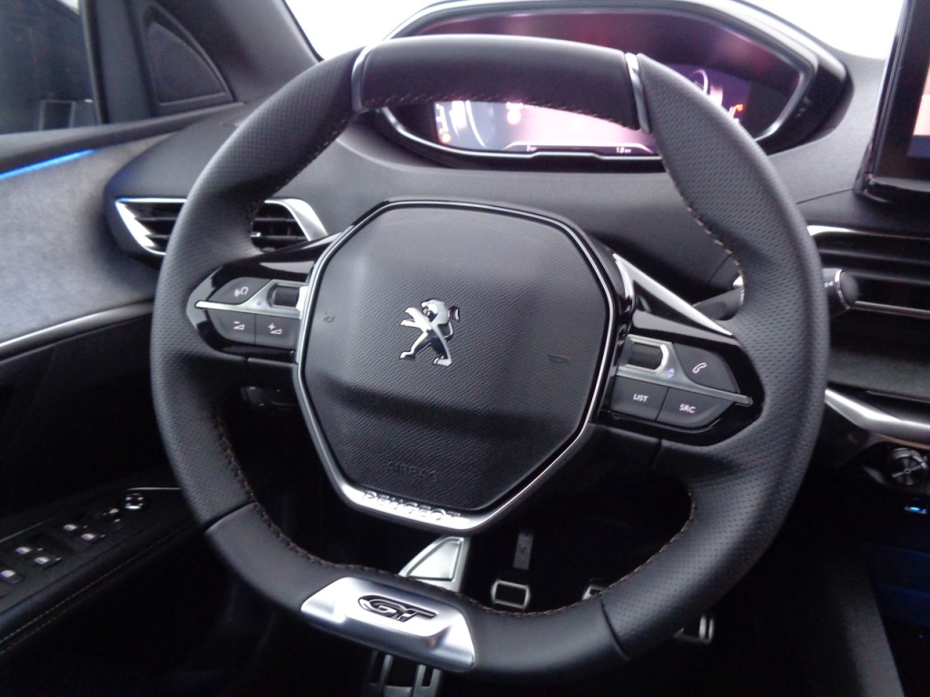 PEUGEOT 3008 1.2 PURETECH 130CH GT - ref: 2-674769 - Photo 16
