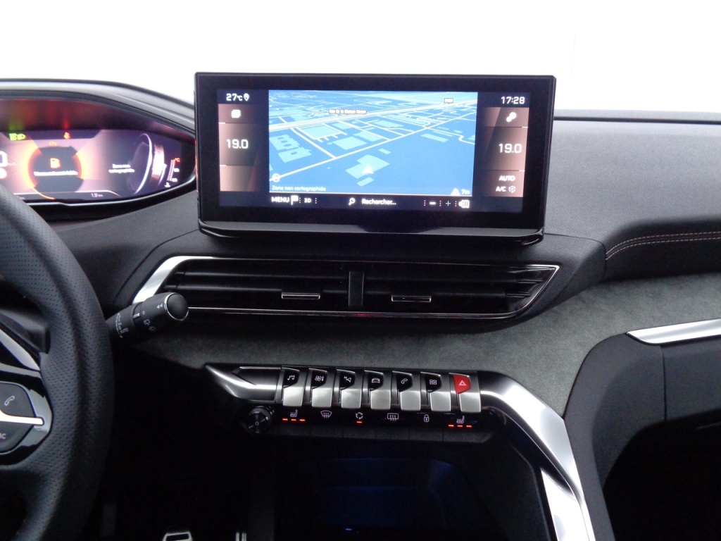 PEUGEOT 3008 1.2 PURETECH 130CH GT - ref: 2-674769 - Photo 7