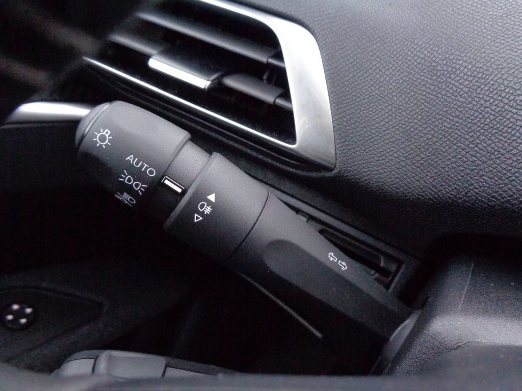 PEUGEOT 3008 1.2 PURETECH 130CH ACTIVE PACK - ref: 2-677258 - Photo 13