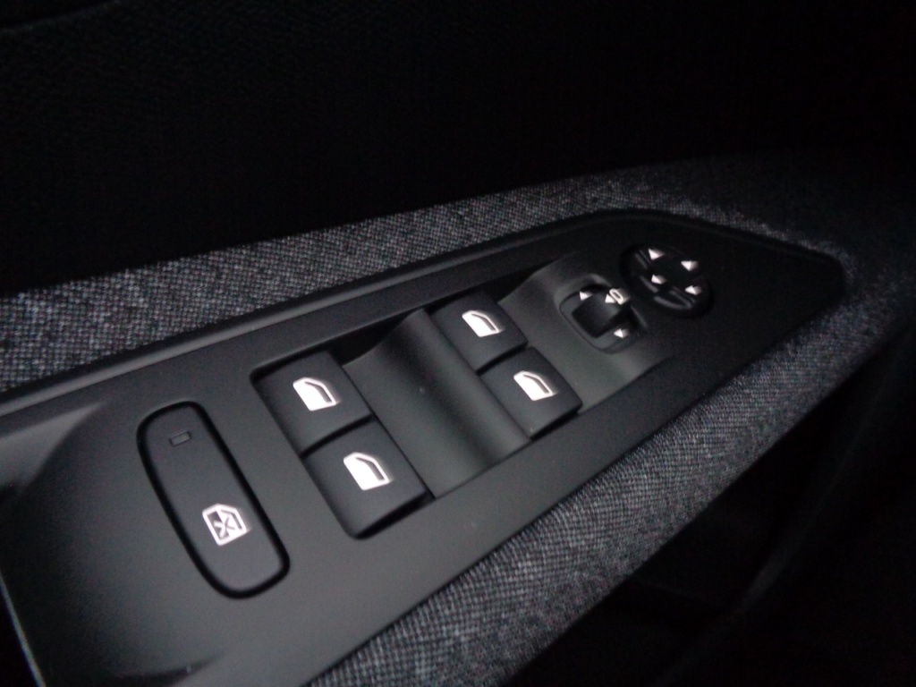 PEUGEOT 3008 1.2 PURETECH 130CH ACTIVE PACK - ref: 2-677258 - Photo 9