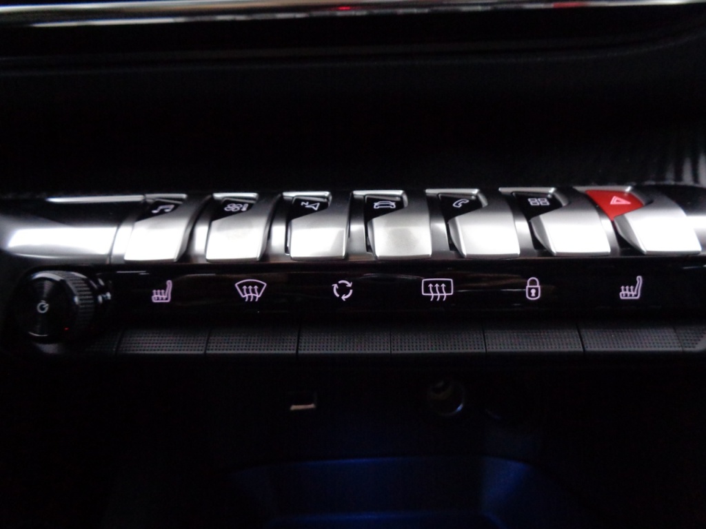 PEUGEOT 3008 1.2 PURETECH 130CH ALLURE - ref: 2-677266 - Photo 2