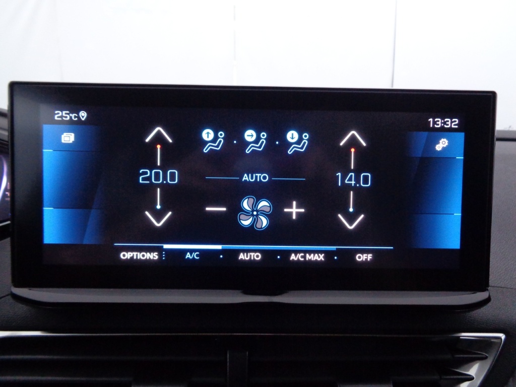 PEUGEOT 3008 1.2 PURETECH 130CH ALLURE - ref: 2-677266 - Photo 5