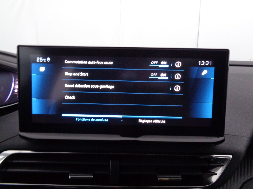 PEUGEOT 3008 1.2 PURETECH 130CH ALLURE - ref: 2-677266 - Photo 8