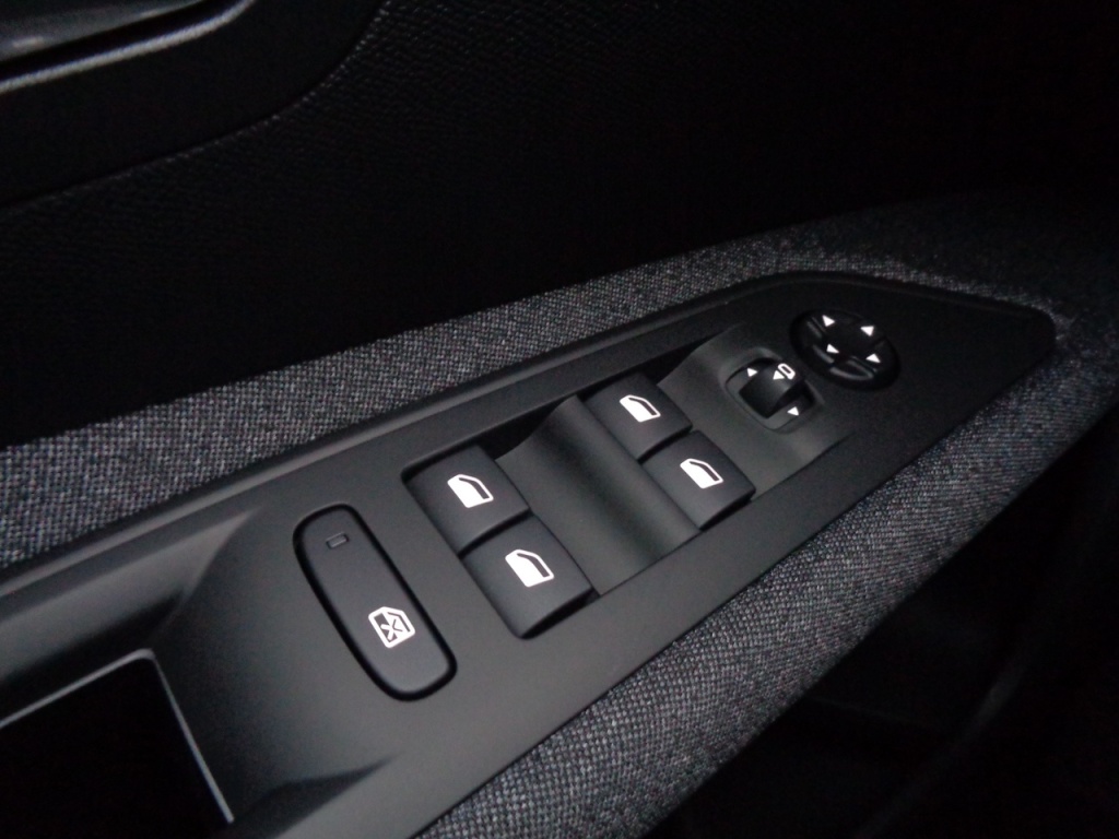 PEUGEOT 3008 1.2 PURETECH 130CH ALLURE PACK - ref: 2-683822 - Photo 19