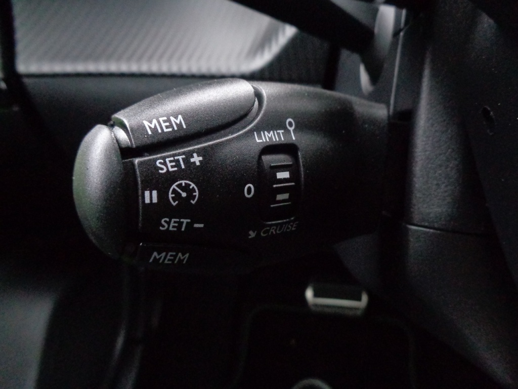 PEUGEOT 2008 1.2 PURETECH 130CH S&S EAT8 GT - ref: 2-684585 - Photo 10