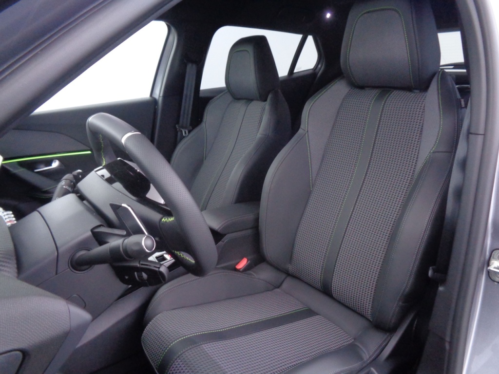 PEUGEOT 2008 1.2 PURETECH 130CH S&S EAT8 GT - ref: 2-684585 - Photo 19