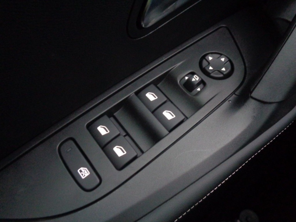 PEUGEOT 2008 1.2 PURETECH 100CH S&S ALLURE NM - ref: 2-687476 - Photo 7