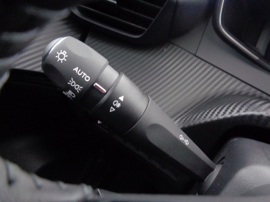 PEUGEOT 2008 1.2 PURETECH 100CH S&S ALLURE NM - ref: 2-687520 - Photo 11