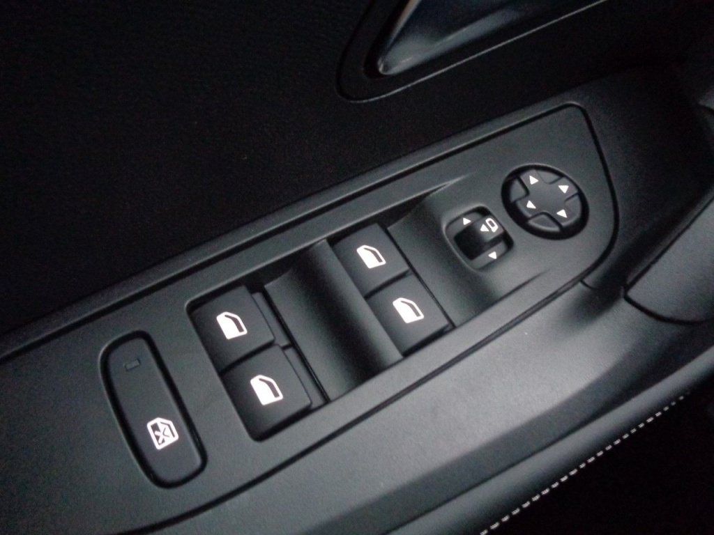 PEUGEOT 2008 1.2 PURETECH 100CH S&S ALLURE NM - ref: 2-687520 - Photo 8