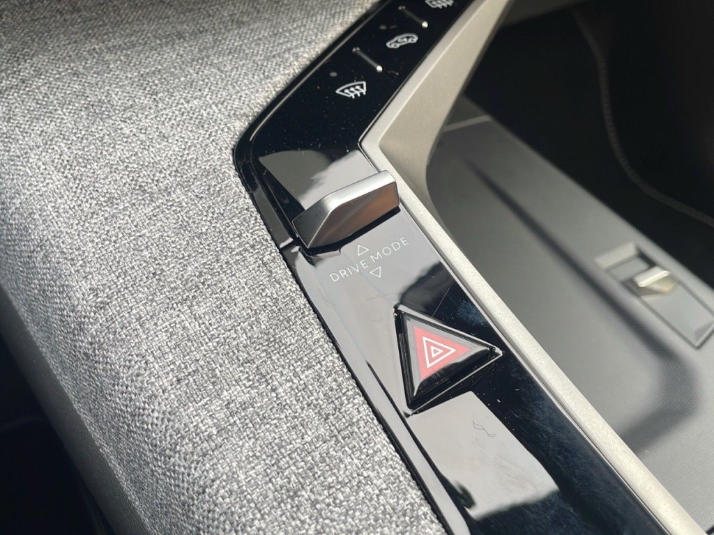 PEUGEOT 5008 1.2 HYBRID 145CH E-DCS6 GT - ref: 2-763535 - Photo 17