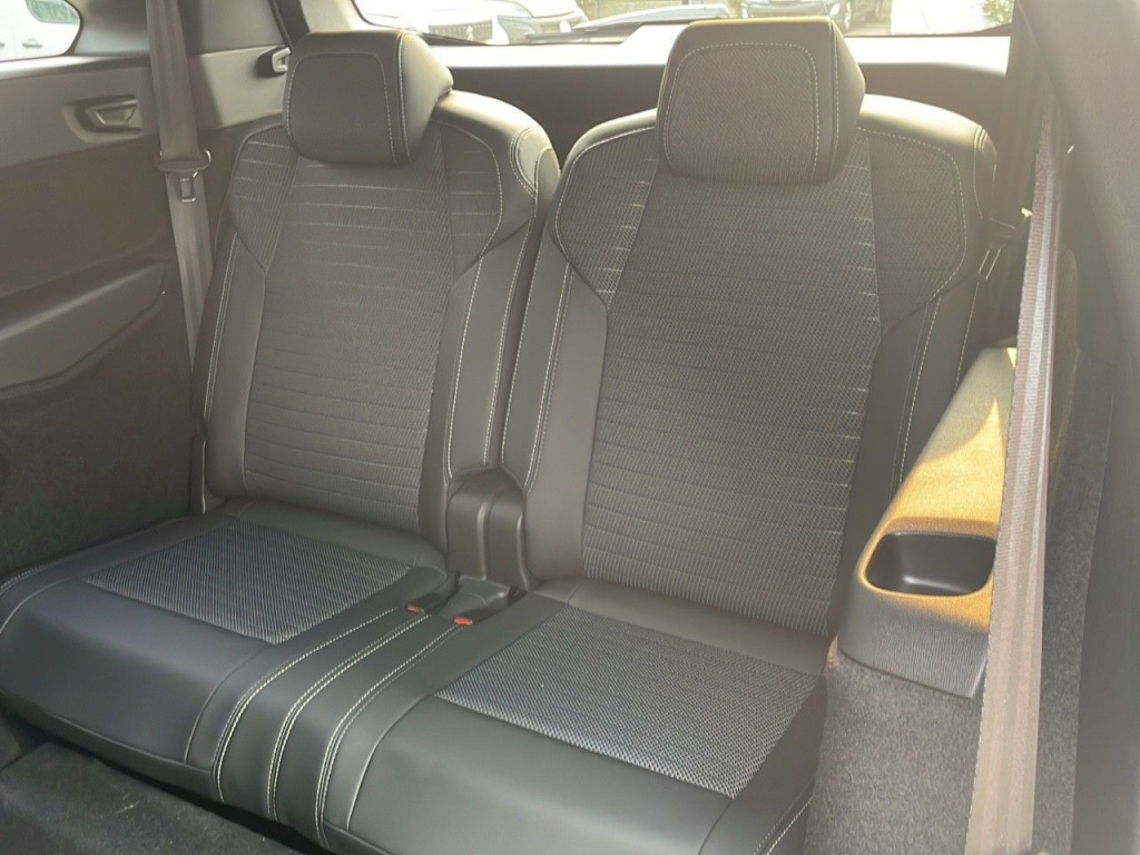 PEUGEOT 5008 1.2 HYBRID 145CH E-DCS6 GT - ref: 2-763535 - Photo 9