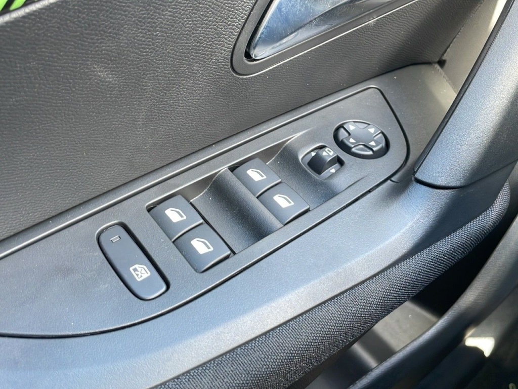 PEUGEOT 2008 1.2 PURETECH 100CH S&S ACTIVE - ref: 2-768939 - Photo 16