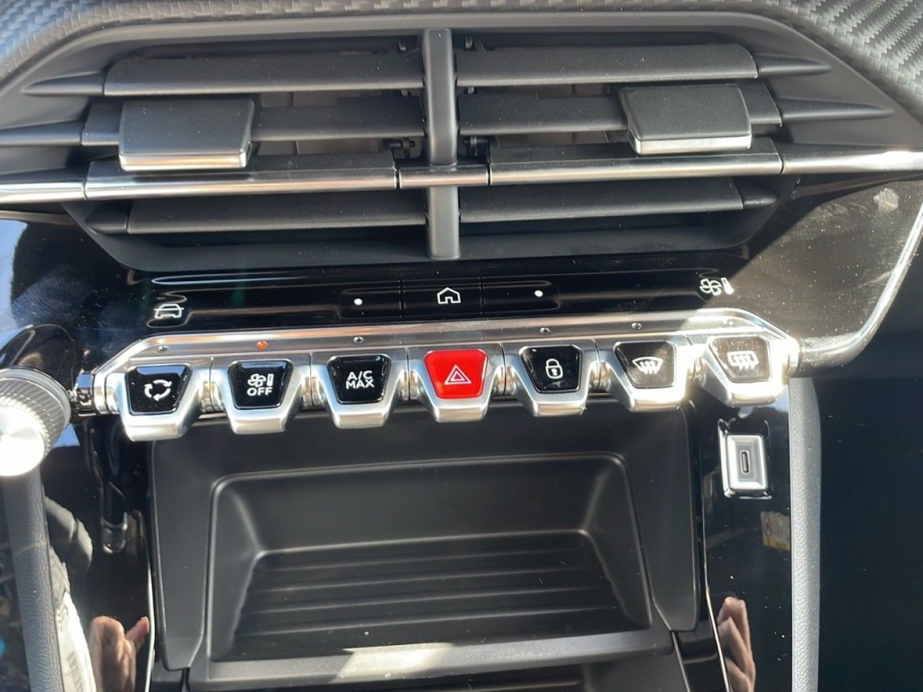 PEUGEOT 2008 1.2 PURETECH 100CH S&S ACTIVE - ref: 2-768939 - Photo 17