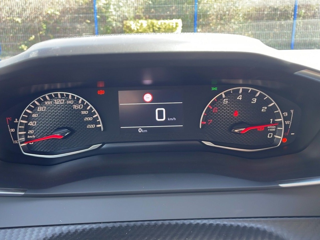 PEUGEOT 2008 1.2 PURETECH 100CH S&S ACTIVE - ref: 2-768939 - Photo 9