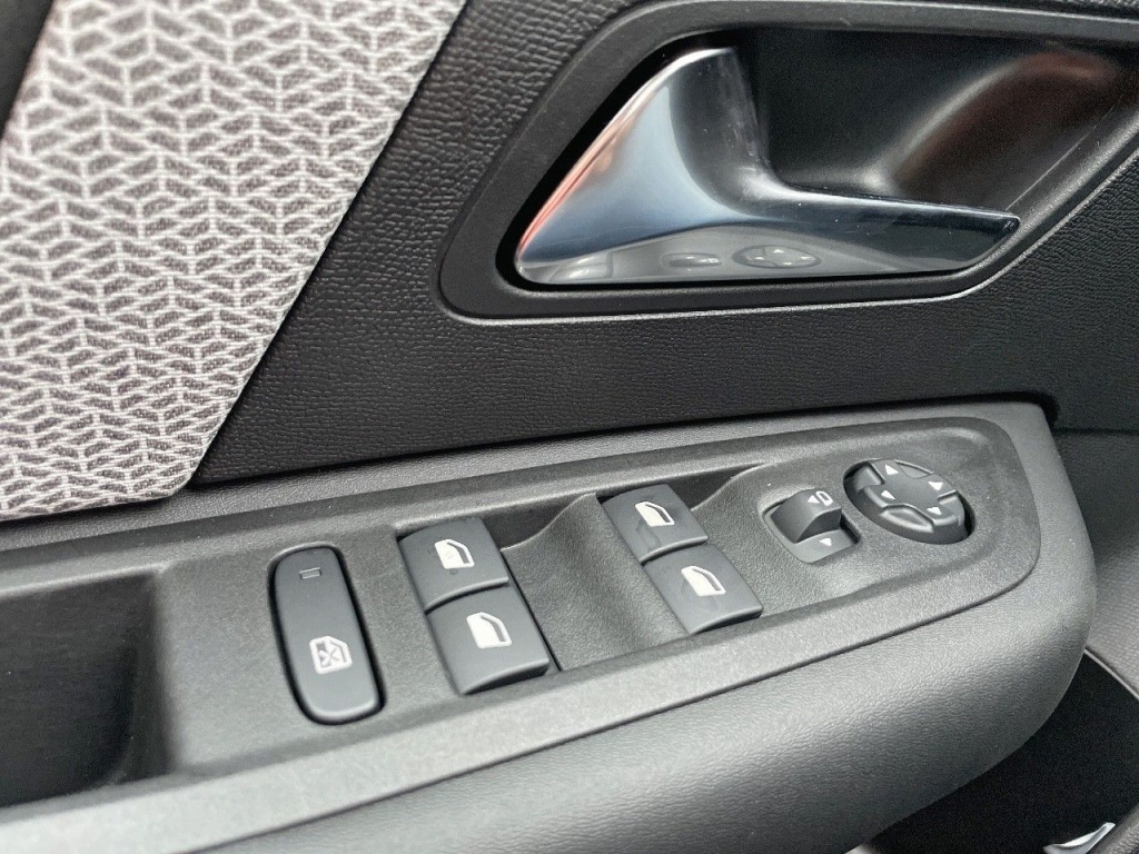 CITROEN C4 1.2 PURETECH 130CH S&S EAT8 MAX - ref: 2-773993 - Photo 19