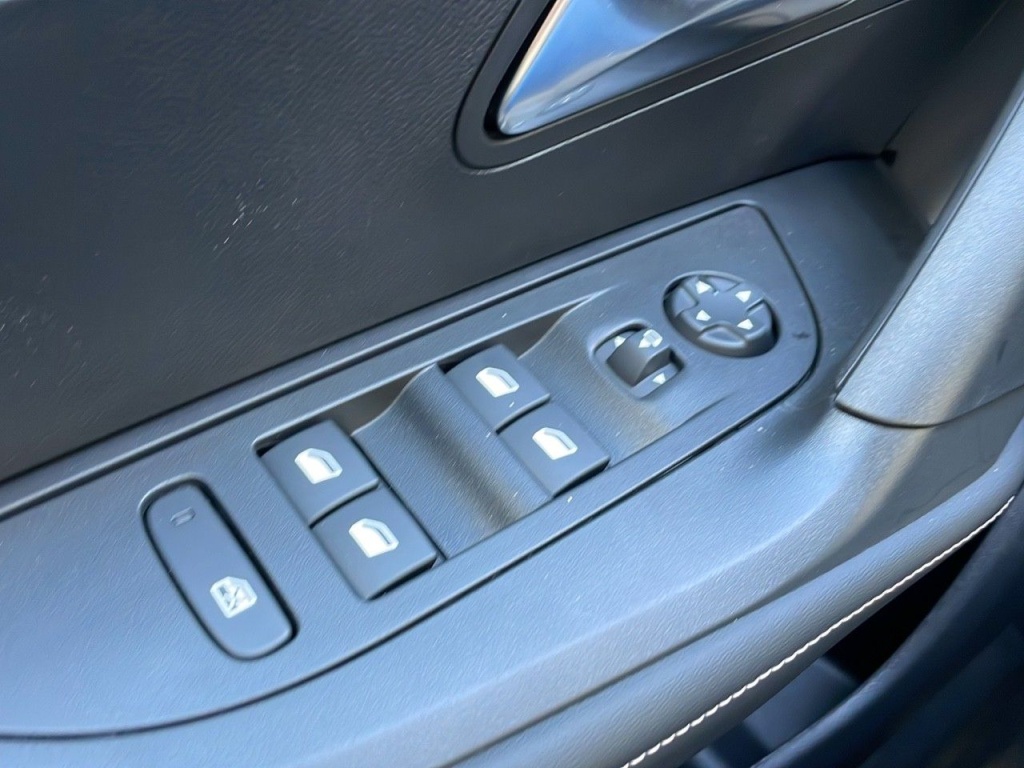 PEUGEOT 2008 1.2 PURETECH 100CH S&S ALLURE - ref: 2-777936 - Photo 16