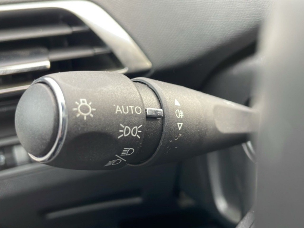 PEUGEOT 3008 1.6 HYBRID 180CH e-EAT8 ALLURE PACK - ref: 2-791700 - Photo 11