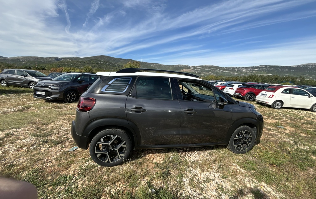 CITROEN C3 Aircross Shine 1.2 PureTech 110HP - ref: 4-131041 - Photo 9