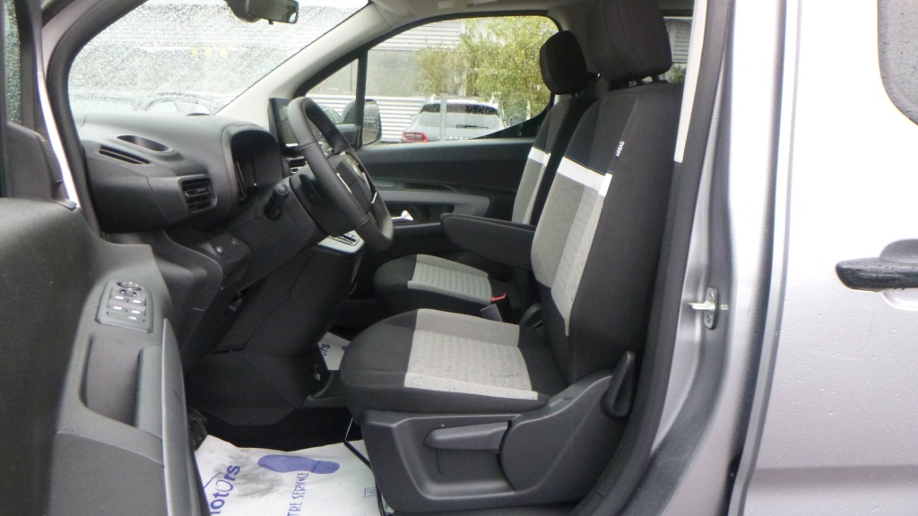 CITROEN Berlingo Max TAILLE M BLUEHDI 130 S&S EAT8 PLUS +PACK STYLE - ref: 5-1323170 - Photo 16
