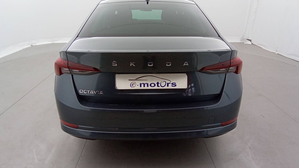 SKODA Octavia Ambition 2.0 TDI 150 DSG7 AMBITION +CAMERA +PDC AR/AV - ref: 5-1341161 - Photo 10