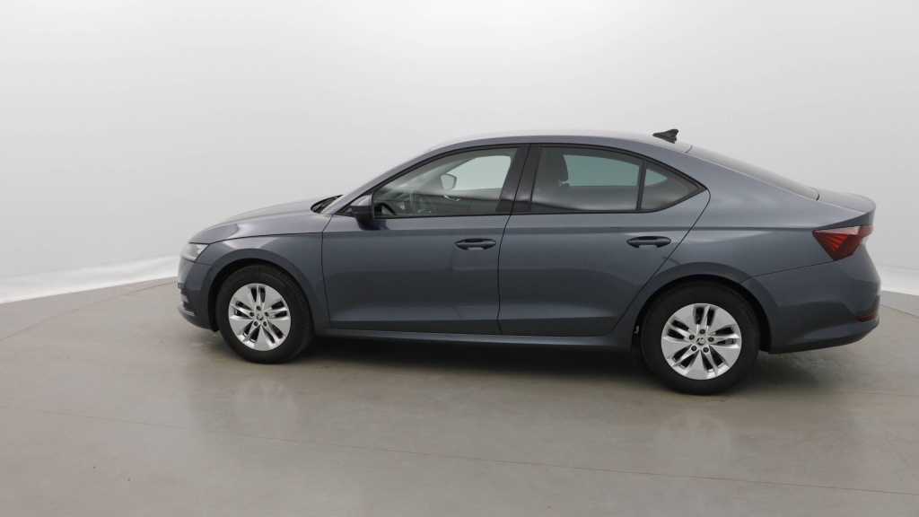 SKODA Octavia Ambition 2.0 TDI 150 DSG7 AMBITION +CAMERA +PDC AR/AV - ref: 5-1341161 - Photo 3