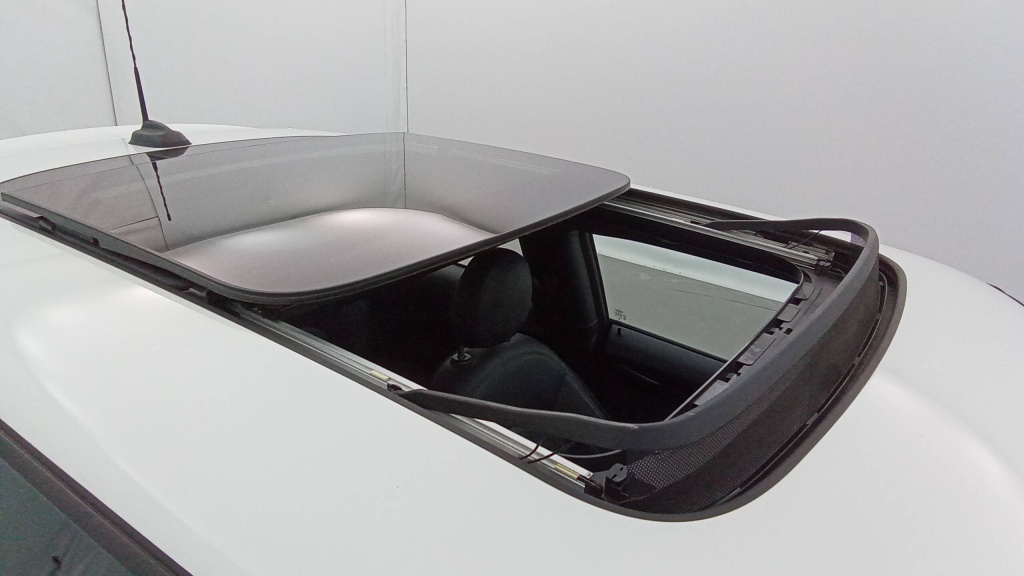 MINI Hatch Finition Yours HATCH 3 PORTES COOPER SE 184 FINITION YOURS +TOIT - ref: 5-1344277 - Photo 13