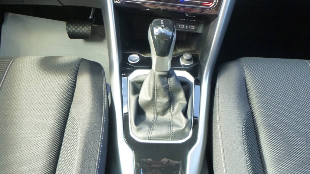 VOLKSWAGEN T-Roc VW Edition TDI 150 DSG7 VW EDITION +SIEGES AV CHAUFFANTS +ALARME - ref: 5-1359679 - Photo 19