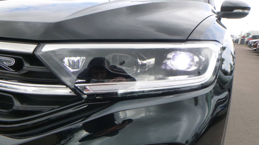 VOLKSWAGEN T-Roc R-Line Edition TDI 150 DSG7 R-LINE EDITION +JANTES 19