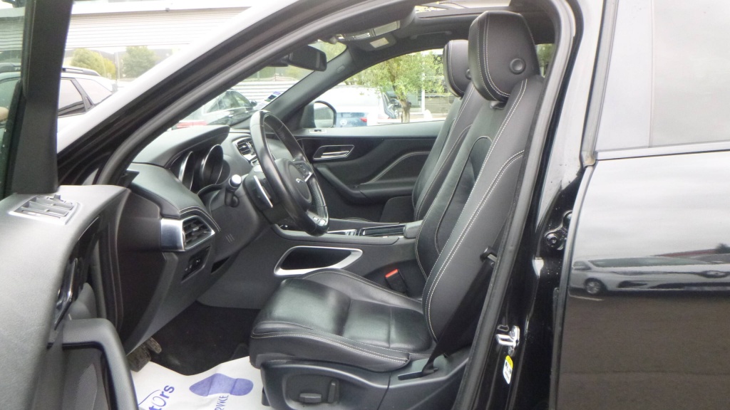 JAGUAR F-PACE R-Sport 2.0 D - 180 CH  AWD BVA8 - R-SPORT - ref: 5-1367826 - Photo 17
